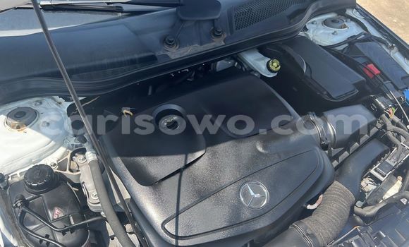 Sayi Na hannu Mercedes-Benz CL-klasse AMG White Mota in Cotonou a Benin Sayi Na hannu Mercedes-Benz CL-klasse AMG White Mota in Cotonou a Benin