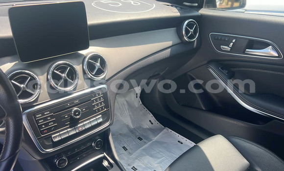Sayi Na hannu Mercedes-Benz CL-klasse AMG White Mota in Cotonou a Benin Sayi Na hannu Mercedes-Benz CL-klasse AMG White Mota in Cotonou a Benin