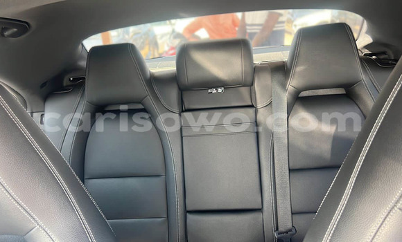 Sayi Na hannu Mercedes-Benz CL-klasse AMG White Mota in Cotonou a Benin Sayi Na hannu Mercedes-Benz CL-klasse AMG White Mota in Cotonou a Benin