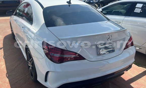 Sayi Na hannu Mercedes-Benz CL-klasse AMG White Mota in Cotonou a Benin Sayi Na hannu Mercedes-Benz CL-klasse AMG White Mota in Cotonou a Benin