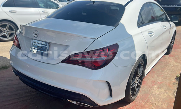 Sayi Na hannu Mercedes-Benz CL-klasse AMG White Mota in Cotonou a Benin Sayi Na hannu Mercedes-Benz CL-klasse AMG White Mota in Cotonou a Benin