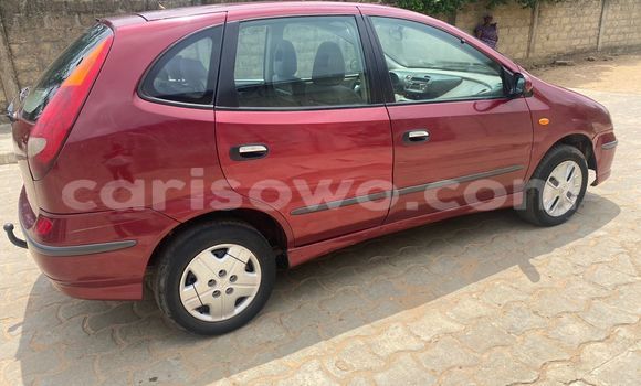 Sayi Na hannu Nissan Almera Tino Red Mota in Cotonou a Benin Sayi Na hannu Nissan Almera Tino Red Mota in Cotonou a Benin