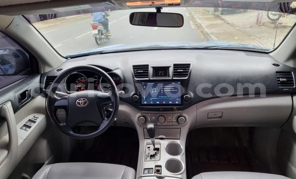 Ra Àlòkù Toyota Highlander Blue Ọkọ̀ in Cotonou ni Benin Ra Àlòkù Toyota Highlander Blue Ọkọ̀ in Cotonou ni Benin