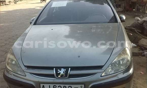 Sayi Na hannu Peugeot 607 Brown Mota in Cotonou a Benin