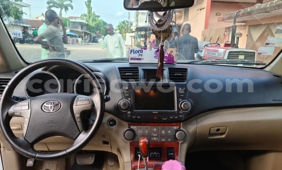 Acheter Occasion Voiture Toyota Highlander Blanc à Cotonou, Benin Acheter Occasion Voiture Toyota Highlander Blanc à Cotonou, Benin