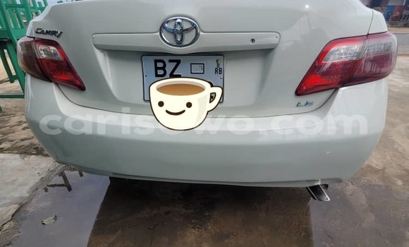 Sayi Na hannu Toyota Camry White Mota in Cotonou a Benin Sayi Na hannu Toyota Camry White Mota in Cotonou a Benin
