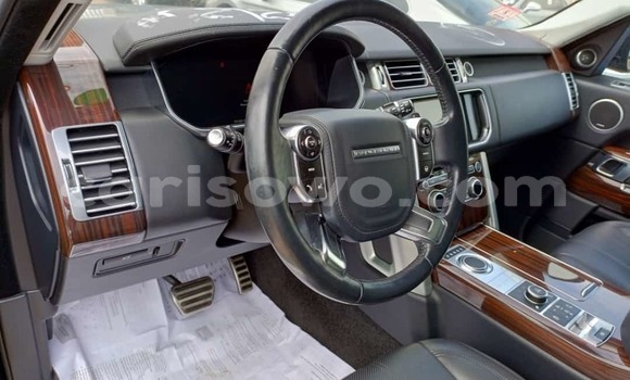 Ra Àlòkù Land Rover Range Rover Vogue Black Ọkọ̀ in Cotonou ni Benin Ra Àlòkù Land Rover Range Rover Vogue Black Ọkọ̀ in Cotonou ni Benin