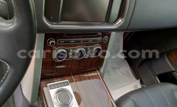 Ra Àlòkù Land Rover Range Rover Vogue Black Ọkọ̀ in Cotonou ni Benin Ra Àlòkù Land Rover Range Rover Vogue Black Ọkọ̀ in Cotonou ni Benin