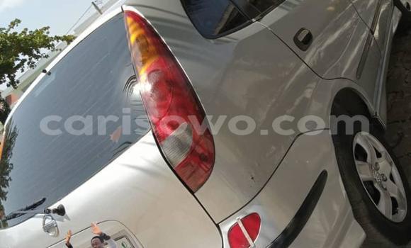 Acheter Occasion Voiture Nissan Almera Tino Gris à Cotonou, Benin Acheter Occasion Voiture Nissan Almera Tino Gris à Cotonou, Benin