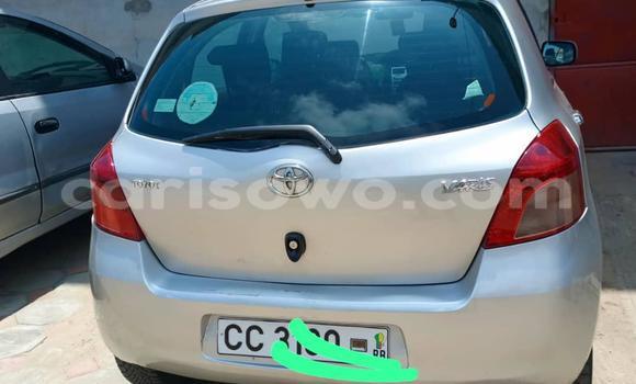 Sayi Na hannu Toyota Yaris Azurfa Mota in Cotonou a Benin Sayi Na hannu Toyota Yaris Azurfa Mota in Cotonou a Benin