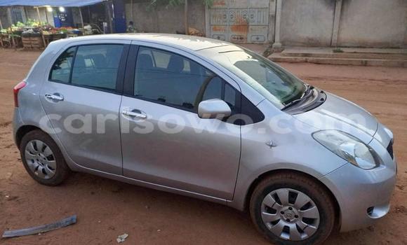 Sayi Na hannu Toyota Yaris Azurfa Mota in Cotonou a Benin Sayi Na hannu Toyota Yaris Azurfa Mota in Cotonou a Benin