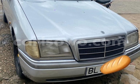 Ra Àlòkù Mercedes-Benz C-Classe Silver Ọkọ̀ in Cotonou ni Benin Ra Àlòkù Mercedes-Benz C-Classe Silver Ọkọ̀ in Cotonou ni Benin