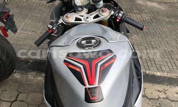 Ra Imported BMW S 1000 Alagara Mọto in Cotonou ni Benin Ra Imported BMW S 1000 Alagara Mọto in Cotonou ni Benin