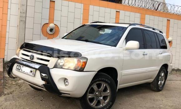Acheter Occasion Voiture Toyota Highlander Blanc à Abomey Calavi, Benin Acheter Occasion Voiture Toyota Highlander Blanc à Abomey Calavi, Benin
