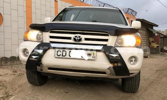 Acheter Occasion Voiture Toyota Highlander Blanc à Abomey Calavi, Benin Acheter Occasion Voiture Toyota Highlander Blanc à Abomey Calavi, Benin