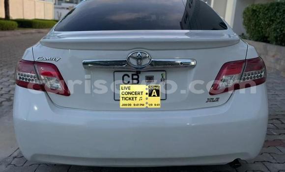 Sayi Na hannu Toyota Camry White Mota in Abomey Calavi a Benin Sayi Na hannu Toyota Camry White Mota in Abomey Calavi a Benin