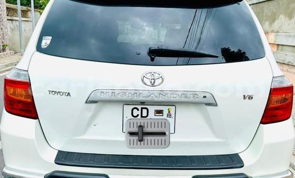 Sayi Na hannu Toyota Highlander White Mota in Abomey Calavi a Benin