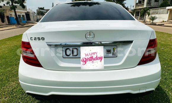 Sayi Na hannu Mercedes-Benz C250 coupe White Mota in Cotonou a Benin Sayi Na hannu Mercedes-Benz C250 coupe White Mota in Cotonou a Benin