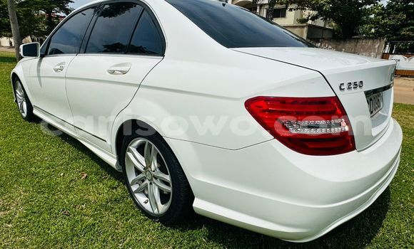 Sayi Na hannu Mercedes-Benz C250 coupe White Mota in Cotonou a Benin Sayi Na hannu Mercedes-Benz C250 coupe White Mota in Cotonou a Benin