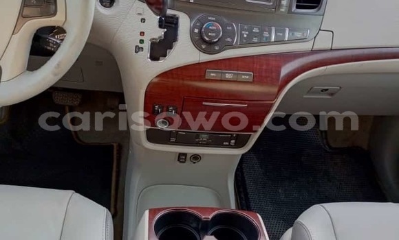 Acheter Occasion Voiture Toyota Sienna Blanc à Cotonou, Benin Acheter Occasion Voiture Toyota Sienna Blanc à Cotonou, Benin