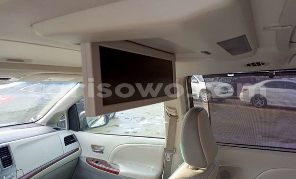 Acheter Occasion Voiture Toyota Sienna Blanc à Cotonou, Benin Acheter Occasion Voiture Toyota Sienna Blanc à Cotonou, Benin