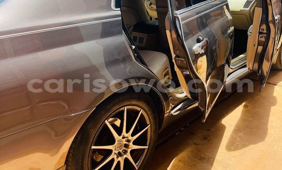 Sayi Na hannu Toyota Avalon Azurfa Mota in Cotonou a Benin Sayi Na hannu Toyota Avalon Azurfa Mota in Cotonou a Benin