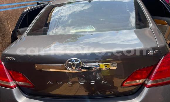 Sayi Na hannu Toyota Avalon Azurfa Mota in Cotonou a Benin Sayi Na hannu Toyota Avalon Azurfa Mota in Cotonou a Benin