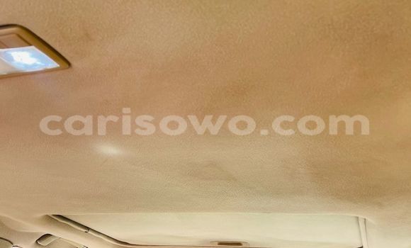 Sayi Na hannu Toyota Avalon Azurfa Mota in Cotonou a Benin Sayi Na hannu Toyota Avalon Azurfa Mota in Cotonou a Benin