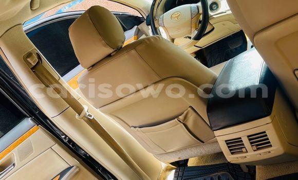 Sayi Na hannu Toyota Avalon Azurfa Mota in Cotonou a Benin Sayi Na hannu Toyota Avalon Azurfa Mota in Cotonou a Benin