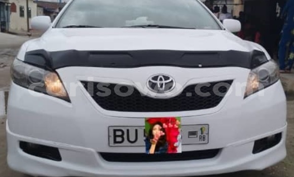 Sayi Na hannu Toyota Camry White Mota in Cotonou a Benin Sayi Na hannu Toyota Camry White Mota in Cotonou a Benin