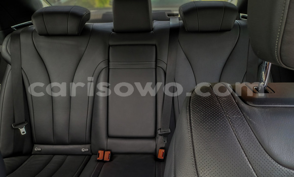 Ra Àlòkù Mercedes-Benz S–Class Black Ọkọ̀ in Cotonou ni Benin Ra Àlòkù Mercedes-Benz S–Class Black Ọkọ̀ in Cotonou ni Benin