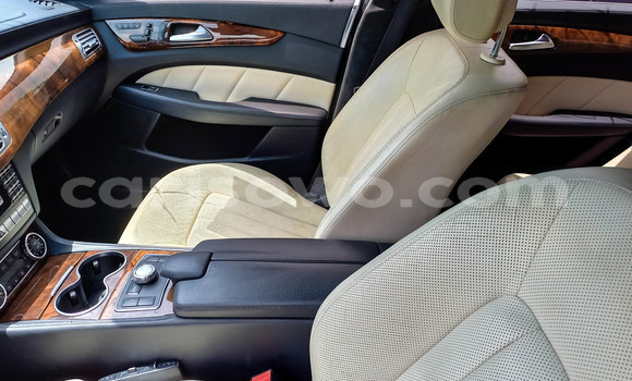 Acheter Occasion Voiture Mercedes-Benz CLS–Class Gris à Cotonou, Benin Acheter Occasion Voiture Mercedes-Benz CLS–Class Gris à Cotonou, Benin