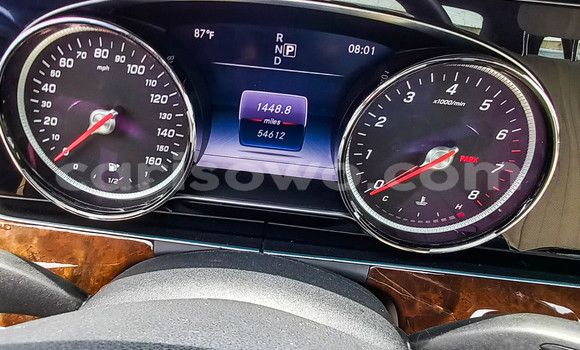 Sayi Na hannu Mercedes-Benz E-Classe White Mota in Cotonou a Benin Sayi Na hannu Mercedes-Benz E-Classe White Mota in Cotonou a Benin