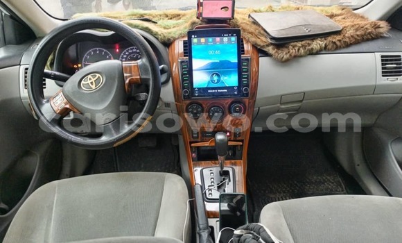 Ra Àlòkù Toyota Corolla funfun Ọkọ̀ in Cotonou ni Benin Ra Àlòkù Toyota Corolla funfun Ọkọ̀ in Cotonou ni Benin