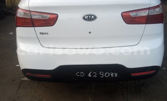 Ra Àlòkù Kia Rio funfun Ọkọ̀ in Cotonou ni Benin Ra Àlòkù Kia Rio funfun Ọkọ̀ in Cotonou ni Benin