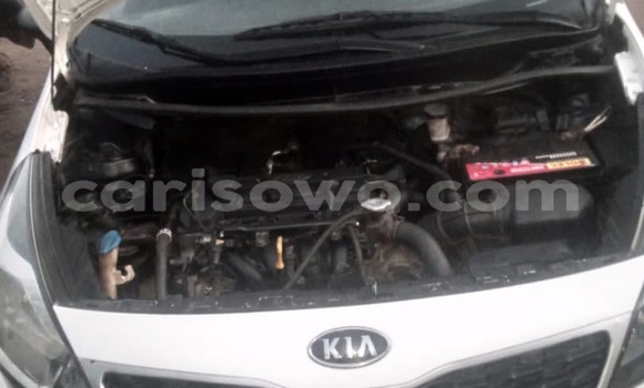 Ra Àlòkù Kia Rio funfun Ọkọ̀ in Cotonou ni Benin Ra Àlòkù Kia Rio funfun Ọkọ̀ in Cotonou ni Benin