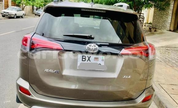 Ra Àlòkù Toyota RAV4 Brown Ọkọ̀ in Cotonou ni Benin