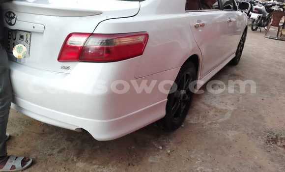 Sayi Na hannu Toyota Camry White Mota in Cotonou a Benin Sayi Na hannu Toyota Camry White Mota in Cotonou a Benin