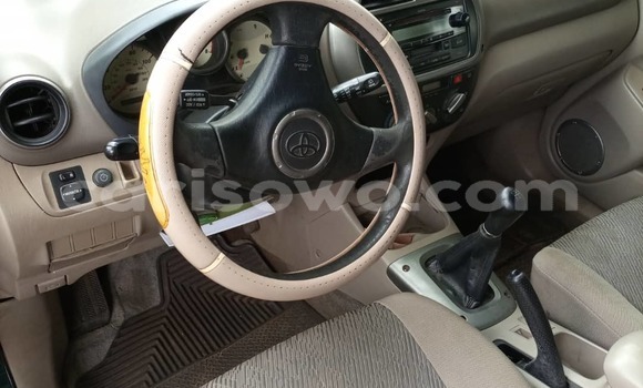 Ra Àlòkù Toyota RAV4 Blue Ọkọ̀ in Cotonou ni Benin Ra Àlòkù Toyota RAV4 Blue Ọkọ̀ in Cotonou ni Benin