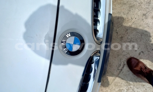 Ra Àlòkù BMW 3–Series funfun Ọkọ̀ in Cotonou ni Benin Ra Àlòkù BMW 3–Series funfun Ọkọ̀ in Cotonou ni Benin