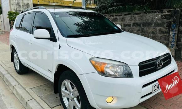 Sayi Na hannu Toyota RAV4 White Mota in Abomey Calavi a Benin Sayi Na hannu Toyota RAV4 White Mota in Abomey Calavi a Benin