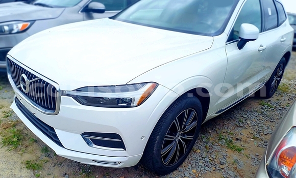 Acheter Occasion Voiture Volvo XC60 Blanc à Cotonou, Benin