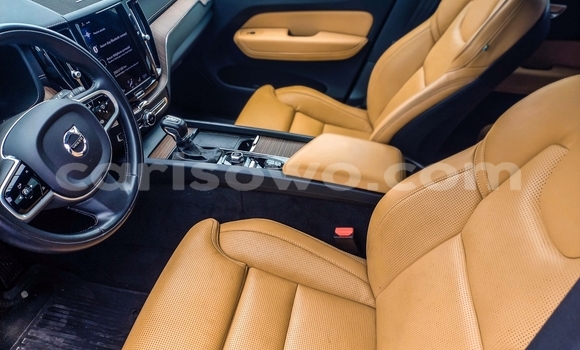 Sayi Na hannu Volvo XC60 White Mota in Cotonou a Benin Sayi Na hannu Volvo XC60 White Mota in Cotonou a Benin