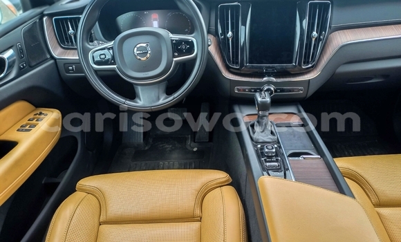 Sayi Na hannu Volvo XC60 White Mota in Cotonou a Benin Sayi Na hannu Volvo XC60 White Mota in Cotonou a Benin