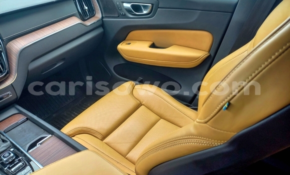 Sayi Na hannu Volvo XC60 White Mota in Cotonou a Benin Sayi Na hannu Volvo XC60 White Mota in Cotonou a Benin