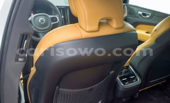 Sayi Na hannu Volvo XC60 White Mota in Cotonou a Benin Sayi Na hannu Volvo XC60 White Mota in Cotonou a Benin