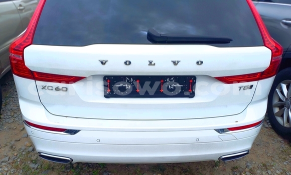 Sayi Na hannu Volvo XC60 White Mota in Cotonou a Benin Sayi Na hannu Volvo XC60 White Mota in Cotonou a Benin