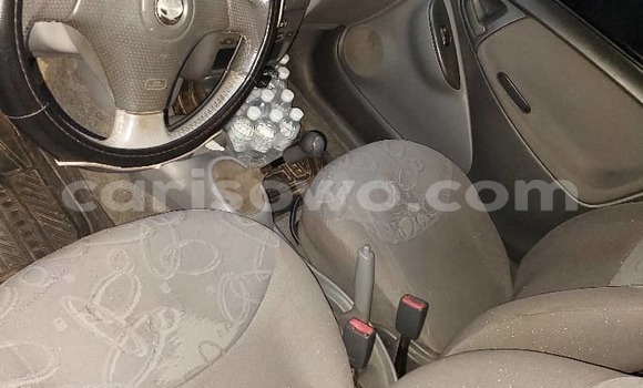 Acheter Occasion Voiture Toyota Yaris Rouge à Cotonou, Benin Acheter Occasion Voiture Toyota Yaris Rouge à Cotonou, Benin