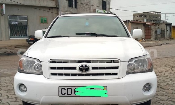 Sayi Na hannu Toyota Highlander White Mota in Cotonou a Benin