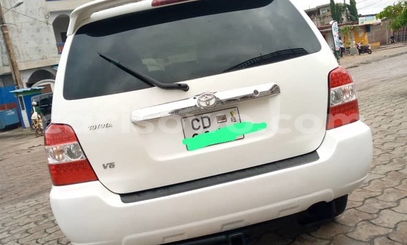 Acheter Occasion Voiture Toyota Highlander Blanc à Cotonou, Benin Acheter Occasion Voiture Toyota Highlander Blanc à Cotonou, Benin